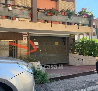 Garage/Posto auto in Affitto in a Ancona