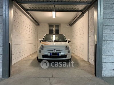 Garage/Posto auto in Affitto in a Olbia