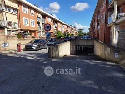 Garage/Posto auto in Affitto in Via Arrigo Minerbi a Roma