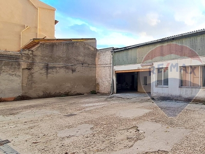 Magazzino in vendita a Cagliari - Zona: Pirri