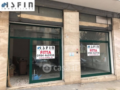 Negozio/Locale commerciale in Affitto in Corso Luigi Fera 119 a Cosenza