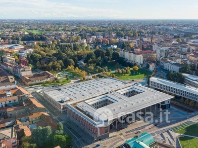 Negozio/Locale commerciale in Affitto in Piazza Ezio Morelli 2 a Legnano