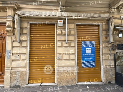 Negozio/Locale commerciale in Affitto in Piazza vittorio veneto a Lavagna