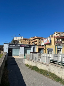 Negozio/Locale commerciale in Affitto in Via Barletta a Catanzaro