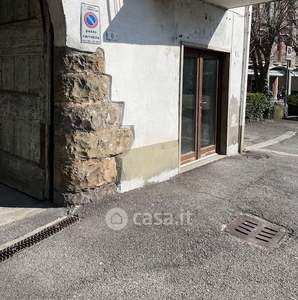 Negozio/Locale commerciale in Affitto in Via Cesare Battisti a Brembate di Sopra