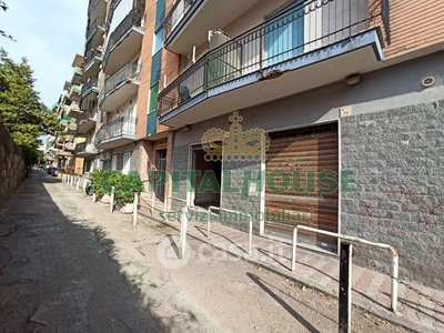Negozio/Locale commerciale in Affitto in Via Filippo Turati 74 a San Giorgio a Cremano