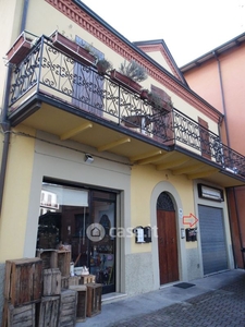 Negozio/Locale commerciale in Affitto in Via Guglielmo Marconi a Valsamoggia