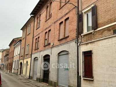 Negozio/Locale commerciale in Affitto in Via Ludovico Ariosto a Ferrara