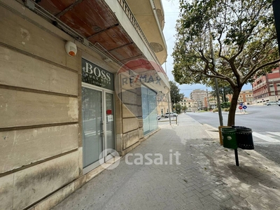 Negozio/Locale commerciale in Affitto in Viale Tenente Lena 34 a Ragusa