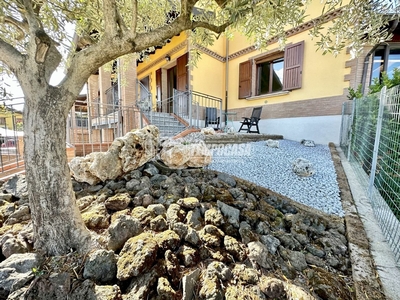 Vendita Villa a Schiera Via Villaggio, Serramazzoni