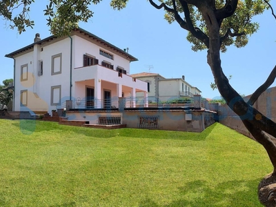 Villa di nuova costruzione, in vendita in Viale Trieste, Rosignano Marittimo