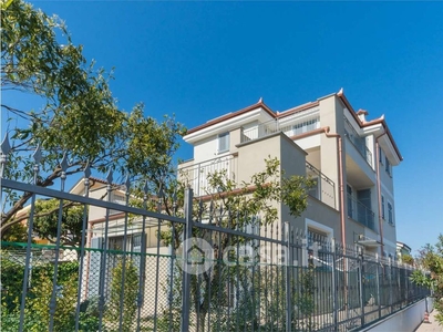 Villa in Affitto in Via Colombera 12 a Diano Marina