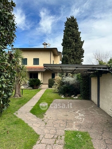 Villa in Affitto in Via della Croce a Montignoso