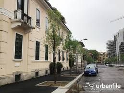Villa in Affitto in Via Flavio Vegezio a Milano