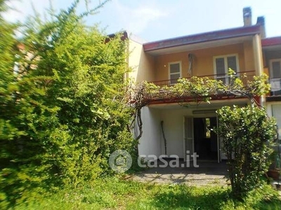 Villa in Affitto in Via Ruggero da Pessano 6 -10 a Pessano con Bornago