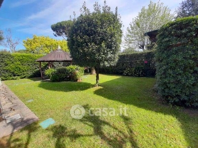 Villa in Affitto in Via Spitzer a Forte dei Marmi