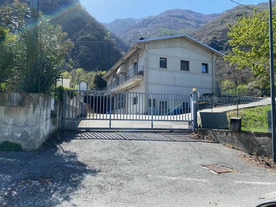 Villa in vendita a Arnad Aosta Echallod Superiore