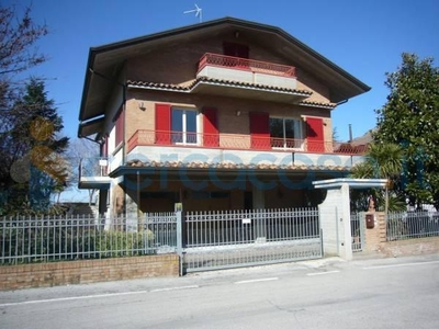 Villa in vendita in Via Tavullia 41, Gradara