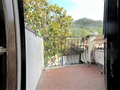 Appartamento su due piani in vendita in via Enrico Riva, 40