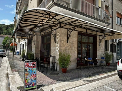 Bar in vendita a Cassino piazza Alcide de Gasperi, 18