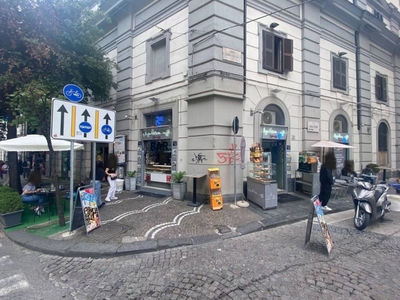 Bar in vendita a Napoli corso Umberto I