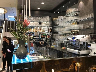 Bar in vendita a Roma via Latina