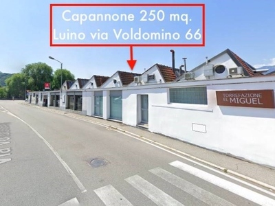 Capannone Industriale in vendita a Luino via Martiri di Voldomino, 66