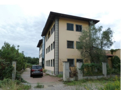 Capannone Industriale in vendita a Pieve a Nievole via Colonna,6/a