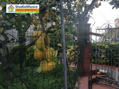 Casa indipendente con giardino in via truglio, Capri