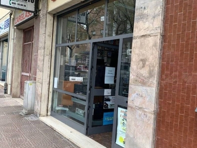 Negozio in vendita a Sassari via Dante, 1