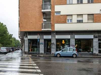 Negozio in vendita a Torino via Dandolo, 4