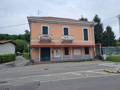 Pub in vendita a Gallarate via Monte Leone, 40