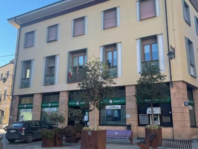 Ufficio in vendita a Dronero piazza San Sebastiano, 6