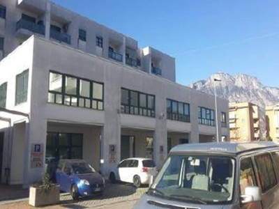 Ufficio in vendita a Trento via Marino Stenico,26