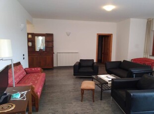 Appartamento a Torano Castello, 13 locali, 4 bagni, posto auto, 380 m²