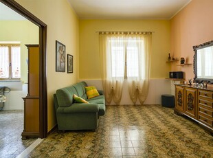 Appartamento ad Amendolara, 5 locali, 1 bagno, 135 m², abitabile