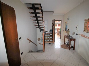 Appartamento bifamiliare a Pieve Fissiraga, 5 locali, 3 bagni, 208 m²