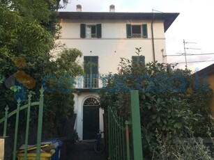 Appartamento Bilocale in vendita in Via Mazzini 176, Forte Dei Marmi