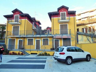 Appartamento Bilocale in vendita in Via Torino 61, Arona
