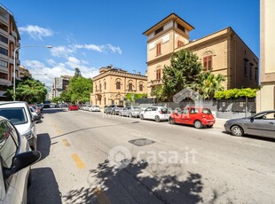 Appartamento in Vendita in Via dell'Autonomia Siciliana a Palermo