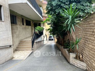 Appartamento in Vendita in Via Onofrio Fragnito 2 a Napoli