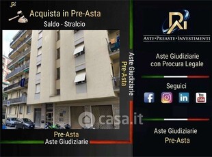 Appartamento in Vendita in Via San Remo a Genova