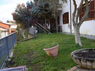 Appartamento in Via del boschetto, Cerisano, 6 locali, 2 bagni, 100 m²