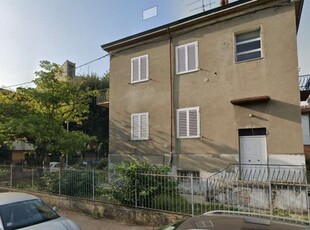 Appartamento in Via Giacomo Leopardi, Forlì, 8 locali, 135 m²