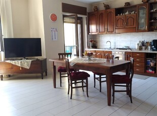 Appartamento in Viale Guglielmo Marconi, Cosenza, 6 locali, 2 bagni
