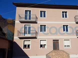 Appartamento Trilocale in vendita a Bisuschio