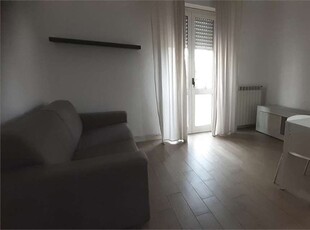 Bilocale a Brescia, 1 bagno, giardino in comune, arredato, 53 m²