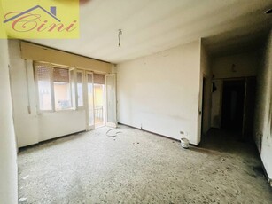 Bilocale in VIA LECCO, Eupilio, 1 bagno, 59 m², ultimo piano