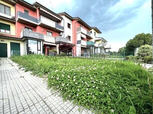 Bilocale in Via Monte Cervino 103F, Dalmine, 1 bagno, giardino privato