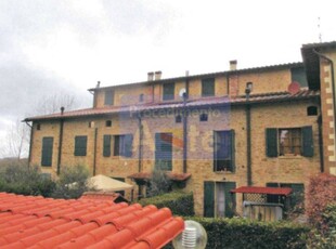 Bilocale in Via Mura, Montaione, 1 bagno, giardino in comune, 56 m²
